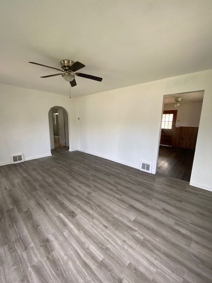 2108 Main St - Photo 2 of 29