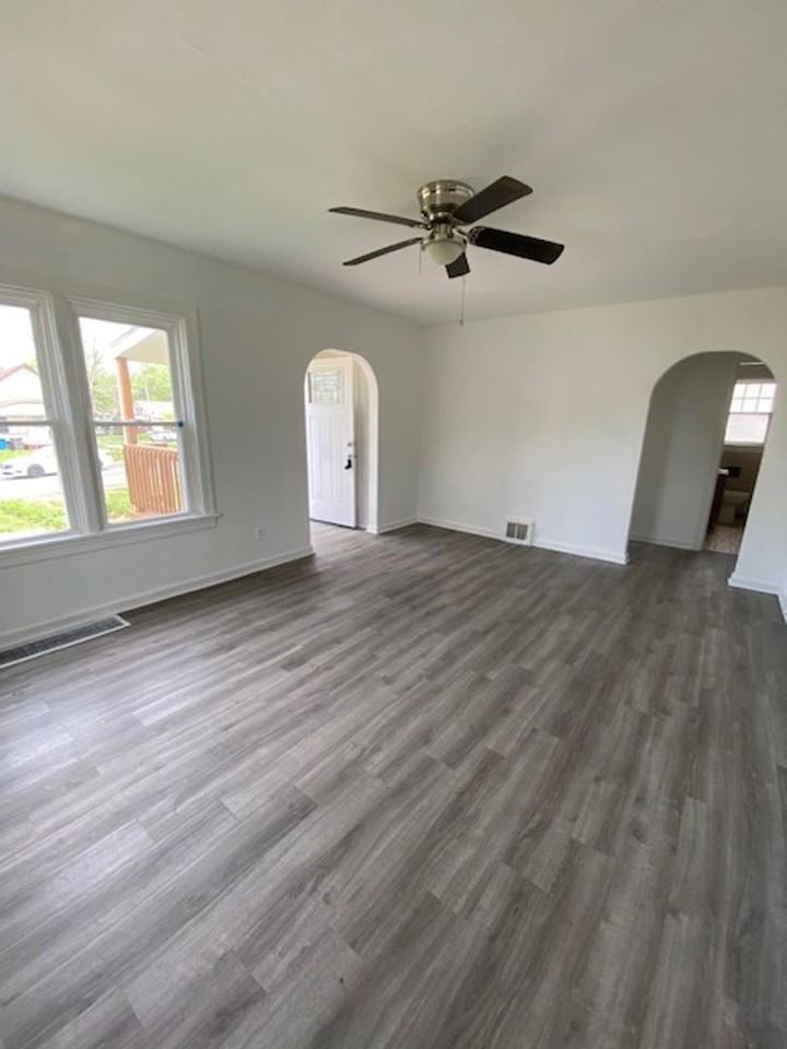 2108 Main St - Photo 3 of 29