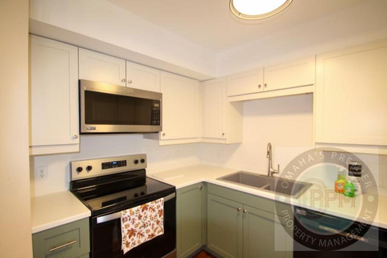 9801 S 10th St - Photo 4 of 31