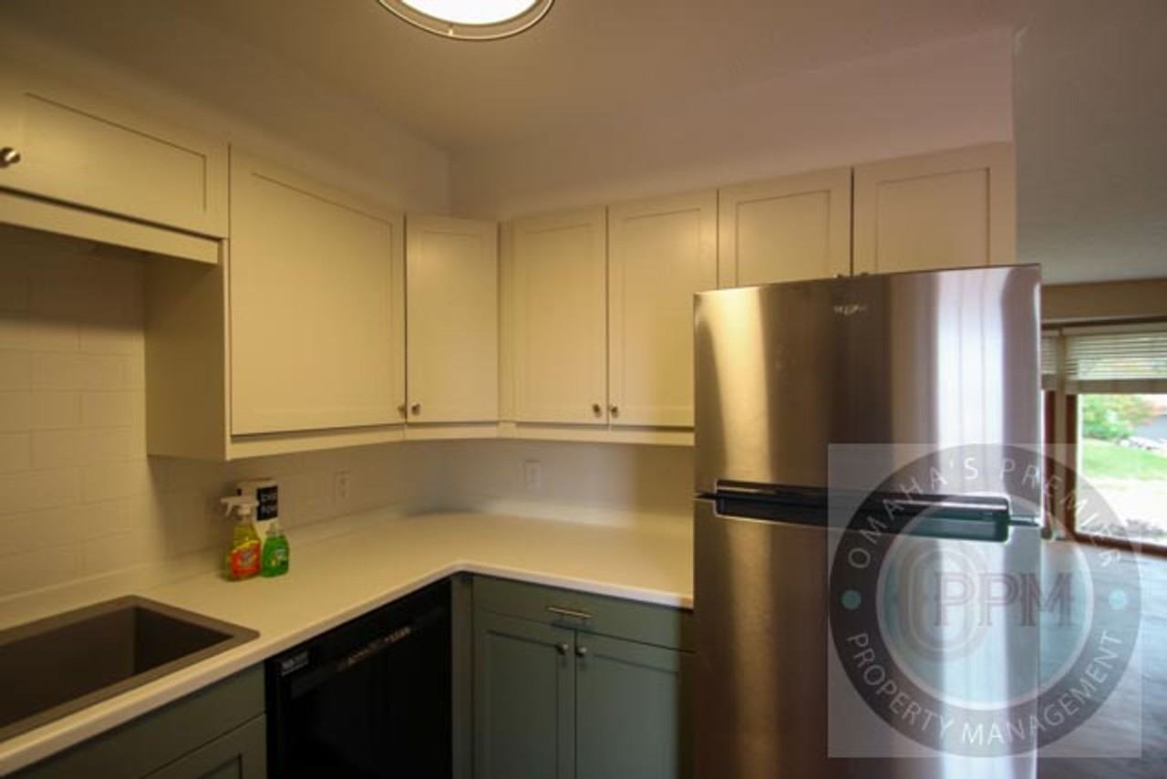9801 S 10th St - Photo 5 of 31