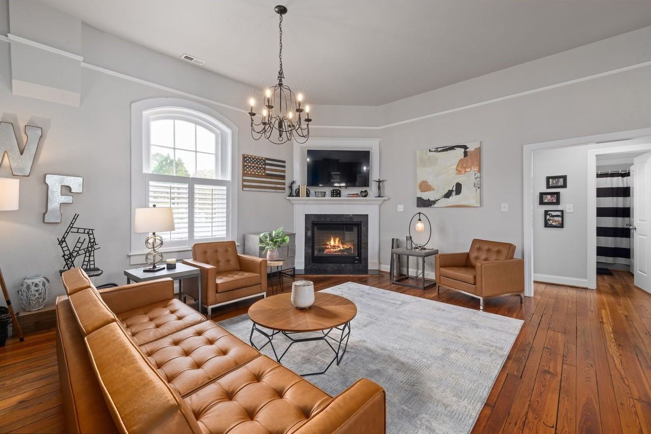 813 Brewer Ave #B - Photo 3 of 24