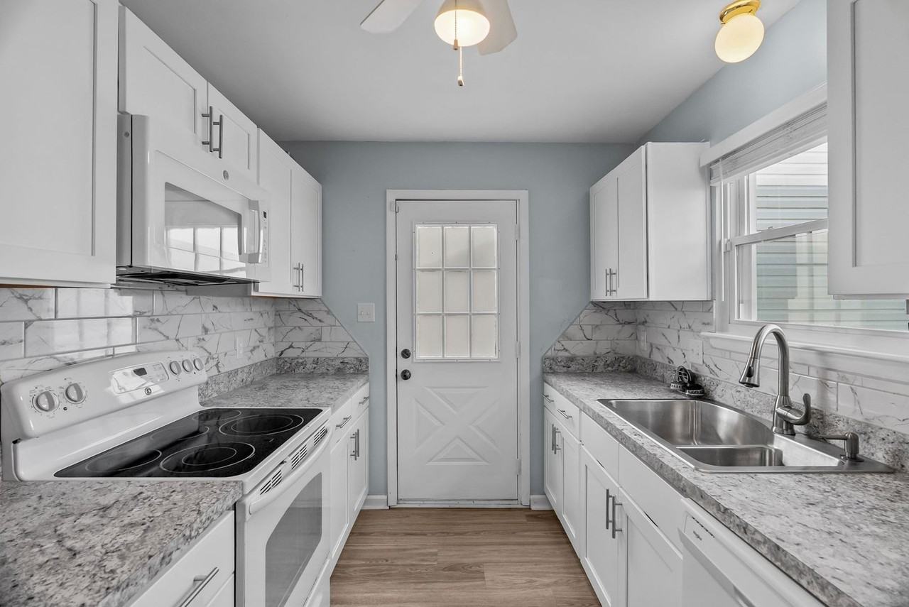 1212 Ferndale Ct - Photo 4 of 27