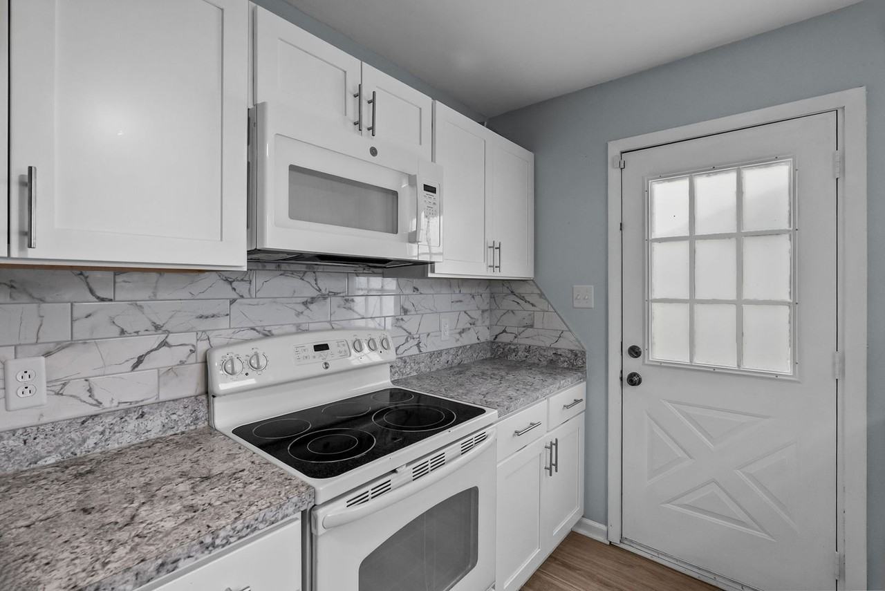 1212 Ferndale Ct - Photo 5 of 27