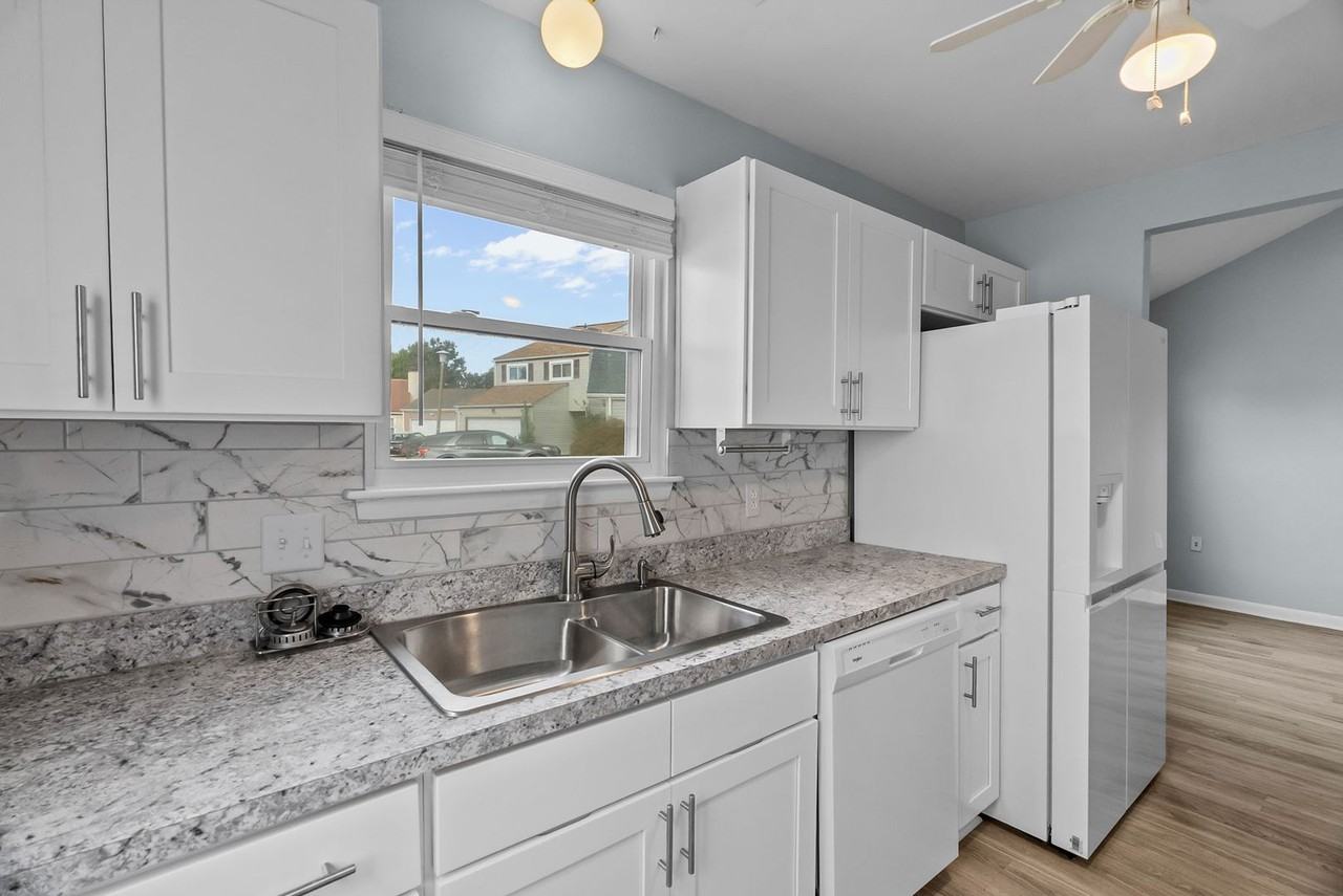 1212 Ferndale Ct - Photo 7 of 27