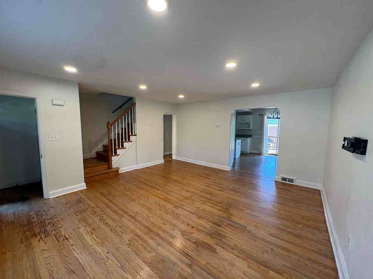 8153 Glen Gary Rd - Photo 4 of 39
