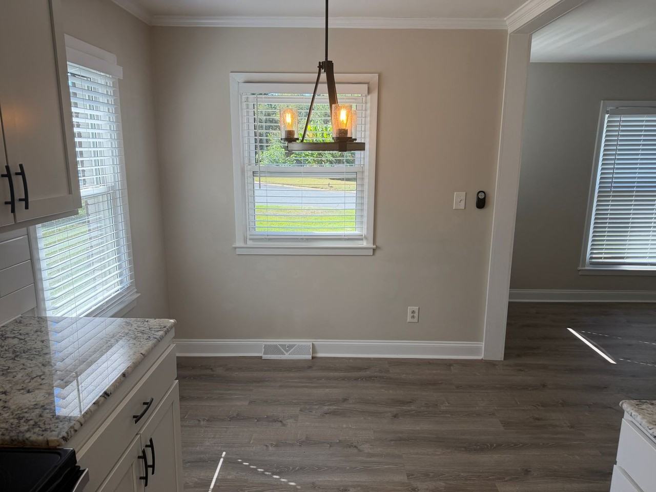 3123 Edsel Pl - Photo 6 of 11