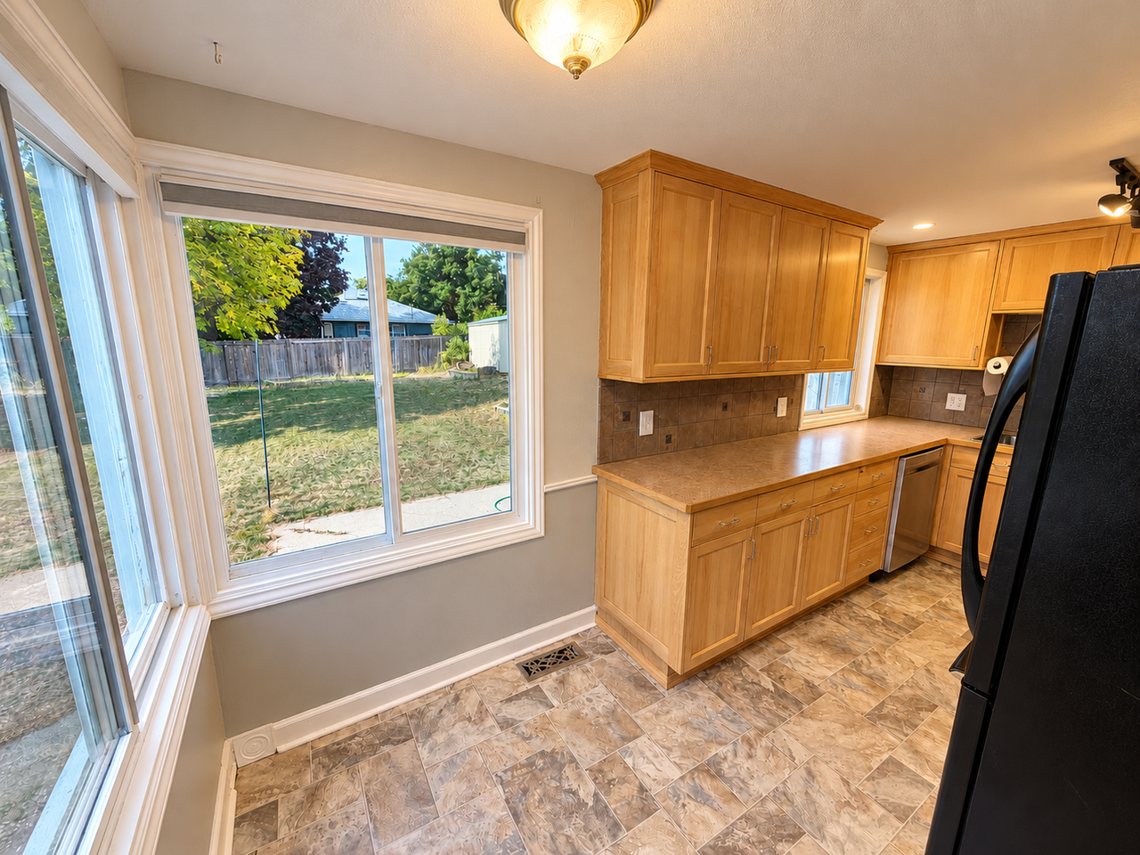 4803 N Belt St - Photo 3 of 12
