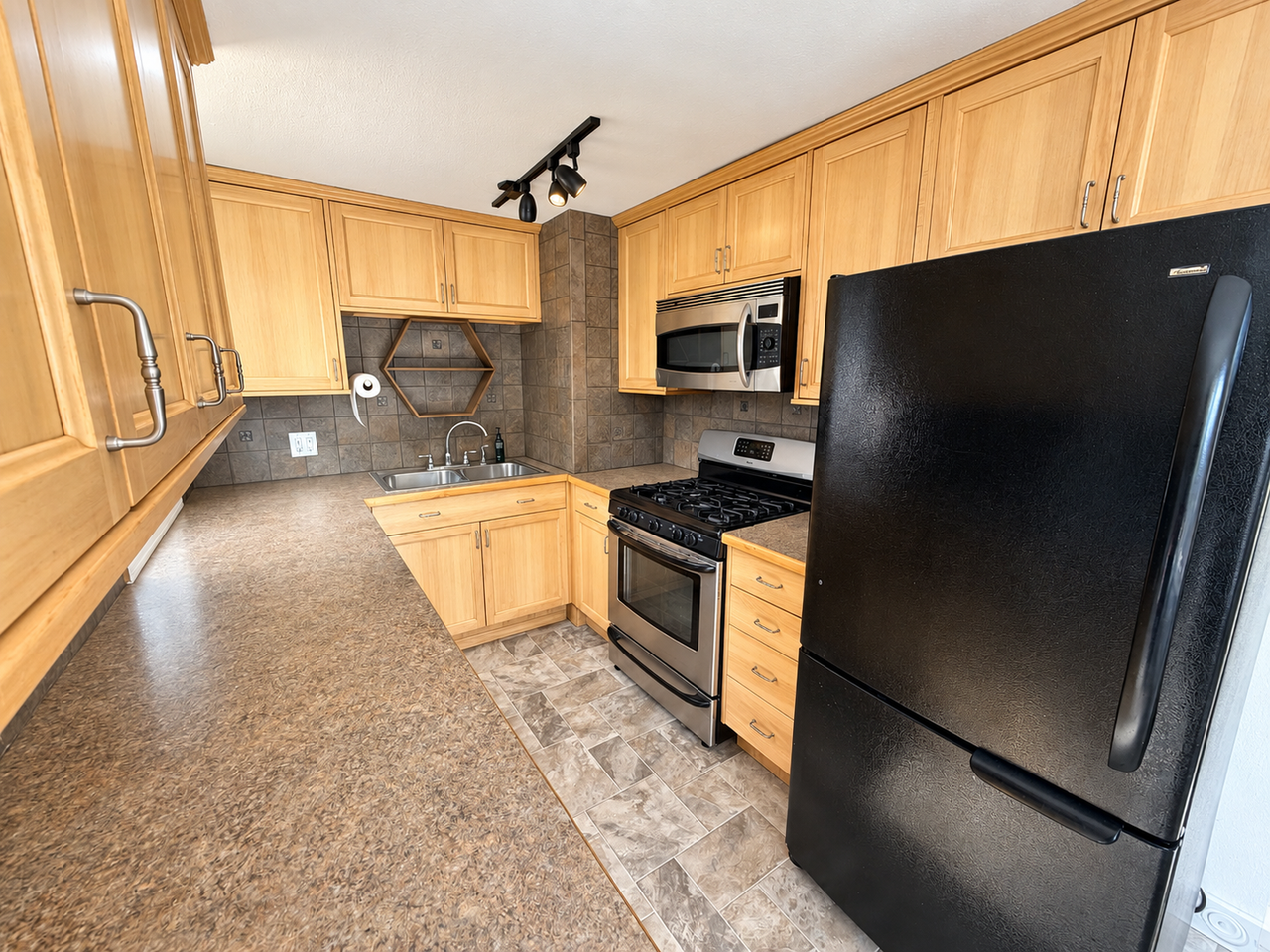 4803 N Belt St - Photo 4 of 12