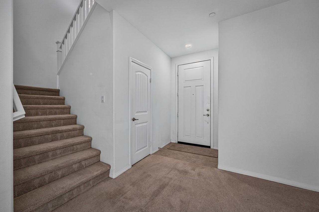 26345 Valencia Way - Photo 3 of 31