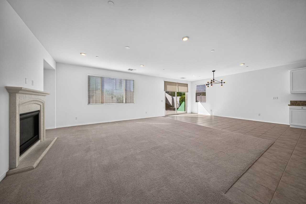 26345 Valencia Way - Photo 6 of 31