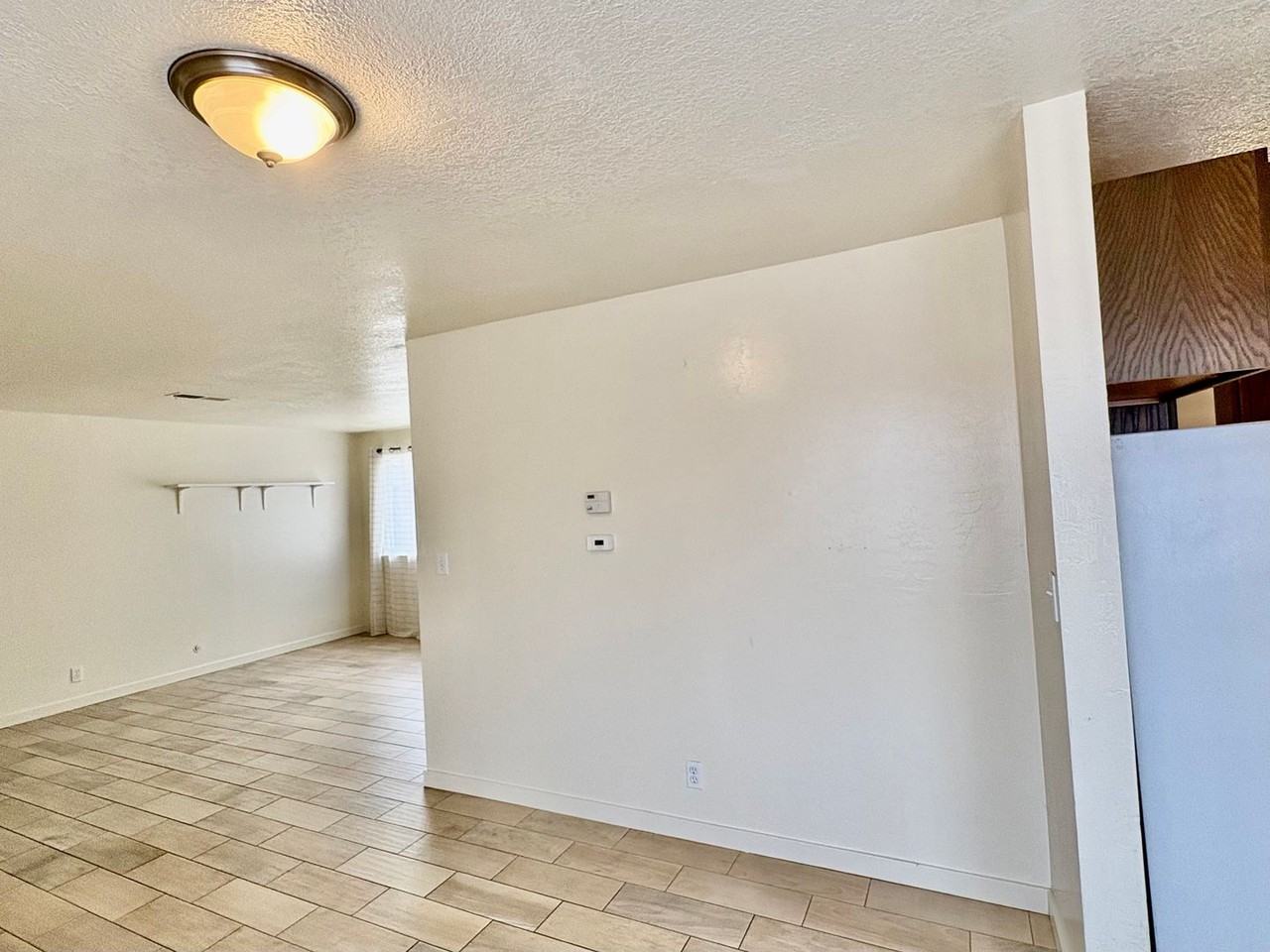 4560 Valley East Blvd - Photo 3 of 18