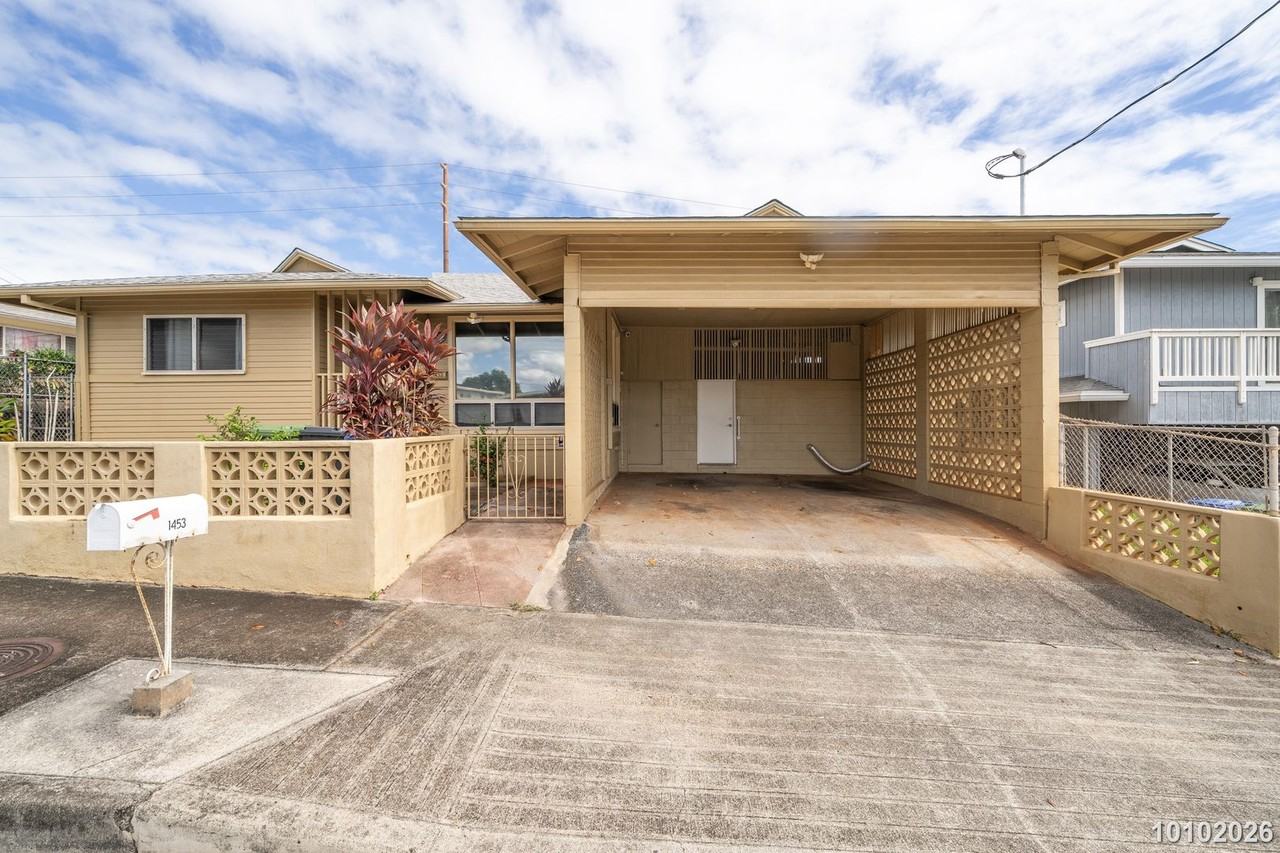 1453 Kalauipo St - Photo 2 of 15
