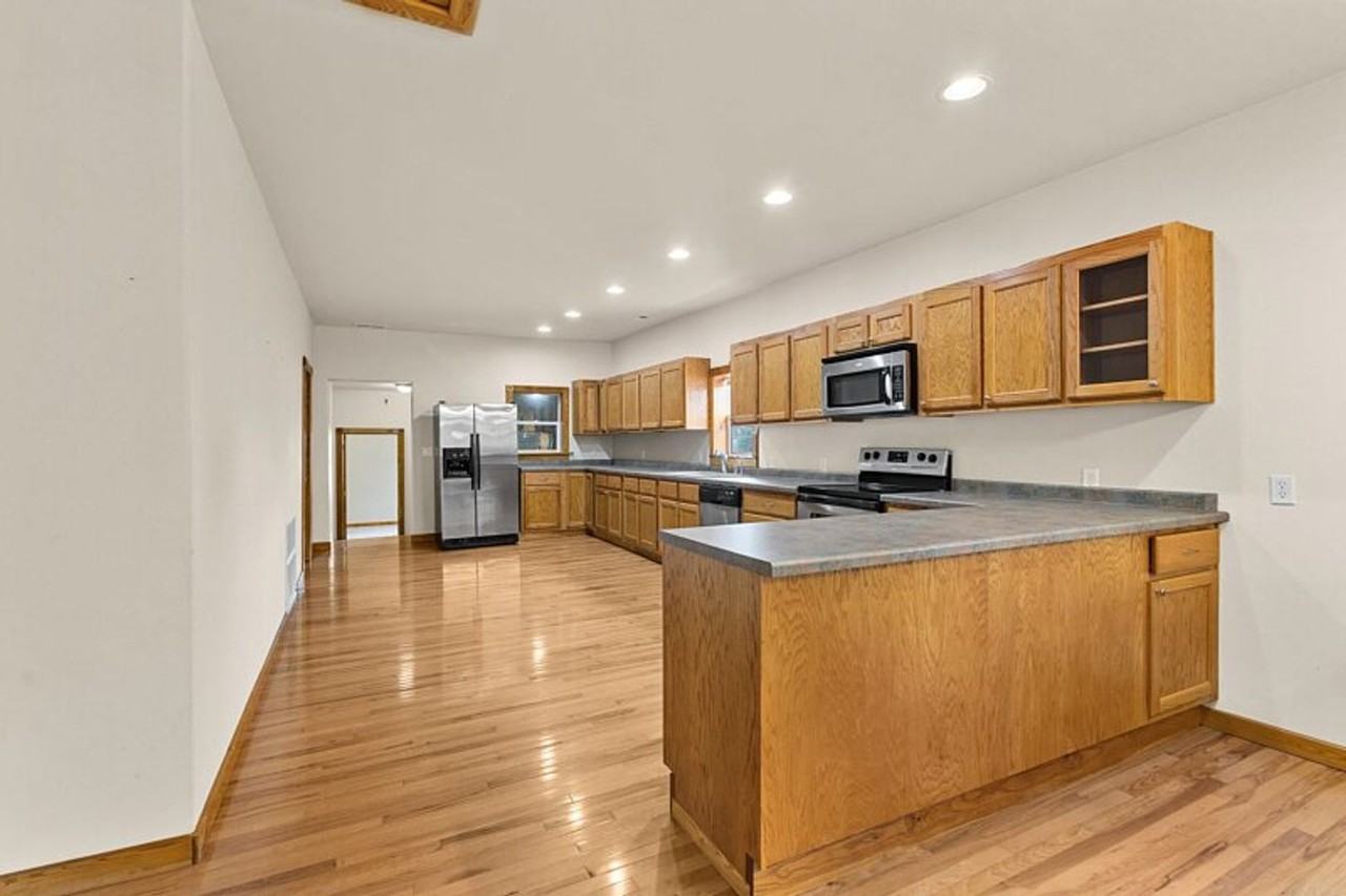 1539 1/2 Main St - Photo 5 of 23