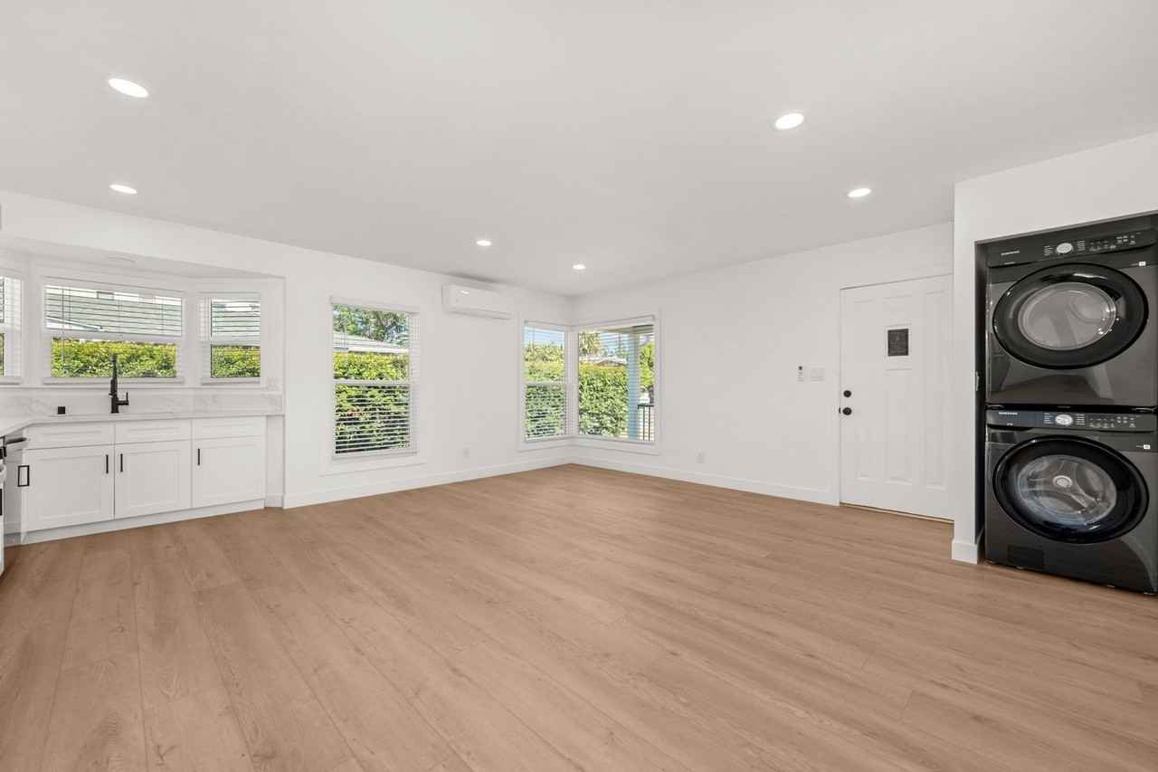 6738 Mohawk St - Photo 7 of 15