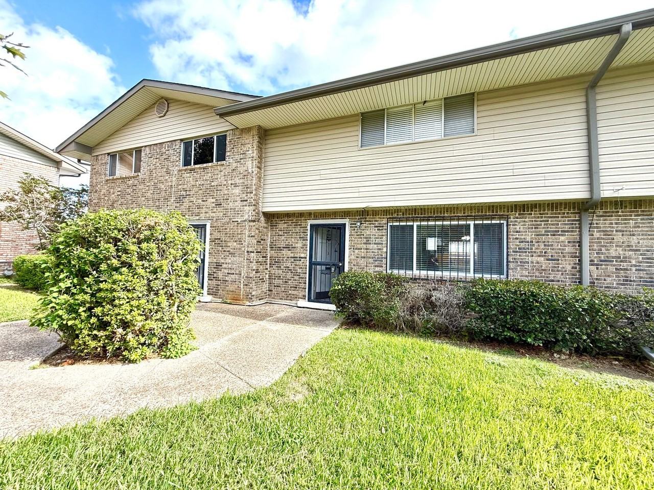 113 E Silver Sands Dr - Photo 2 of 24