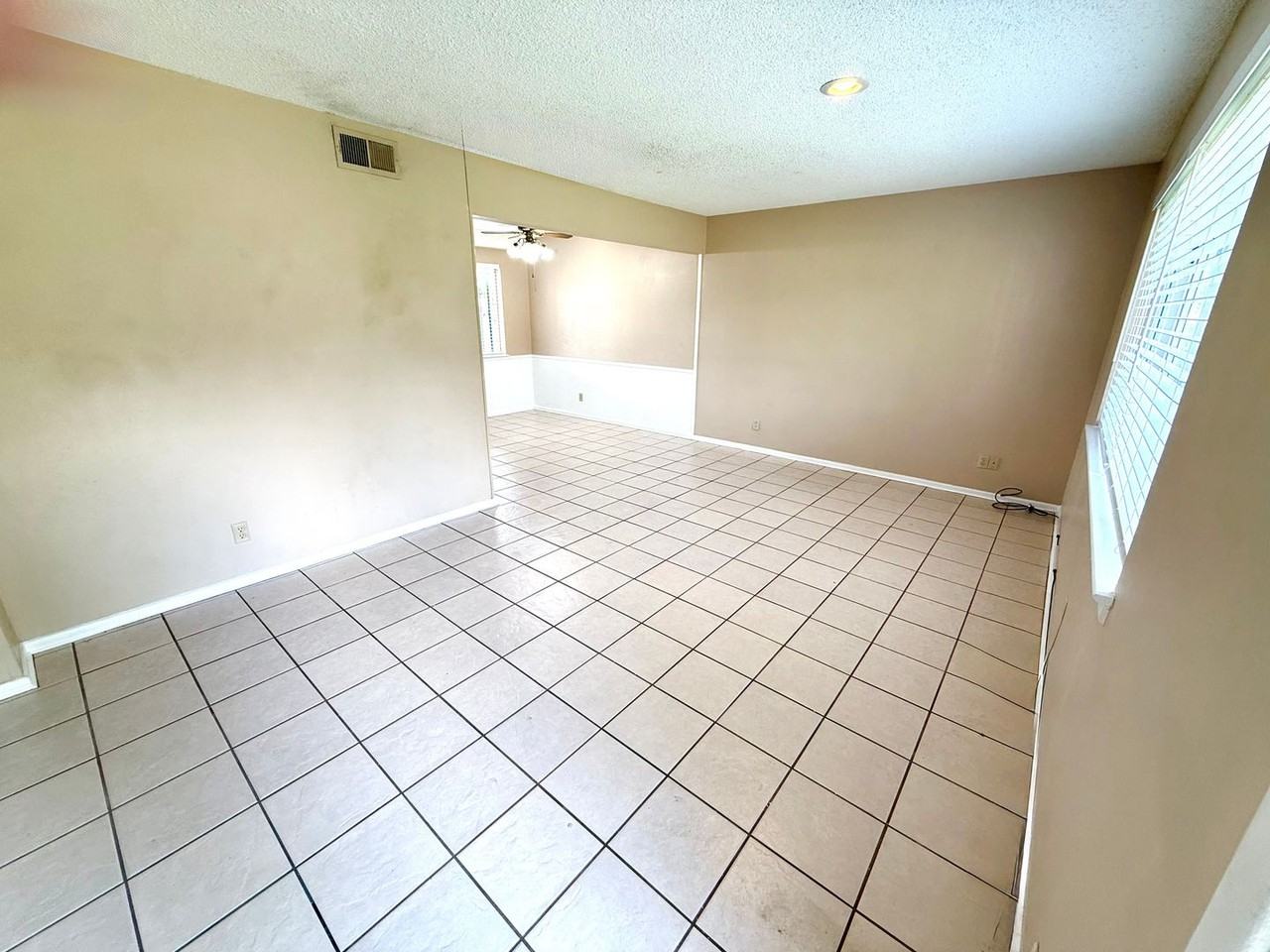 113 E Silver Sands Dr - Photo 3 of 24