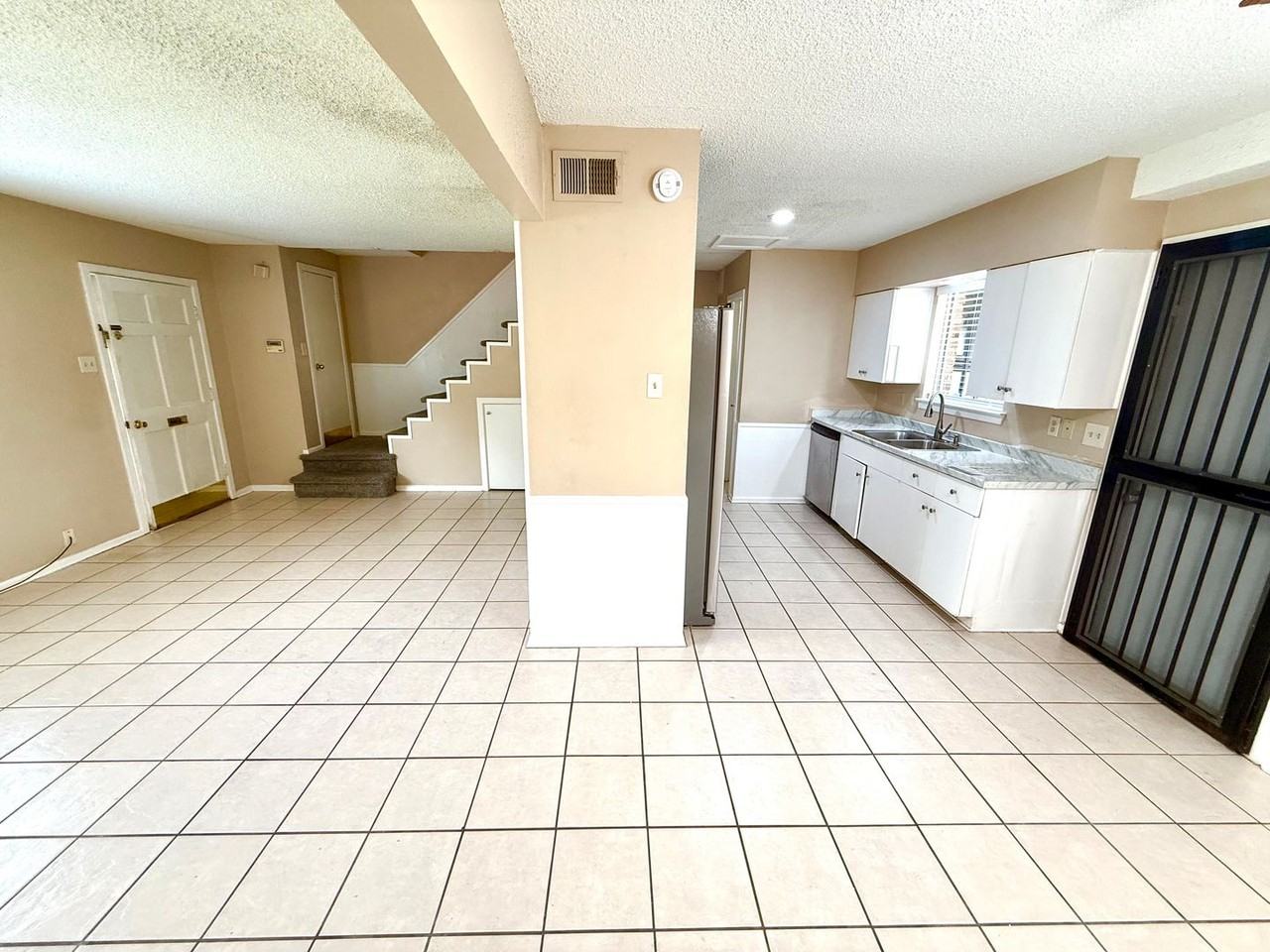 113 E Silver Sands Dr - Photo 5 of 24