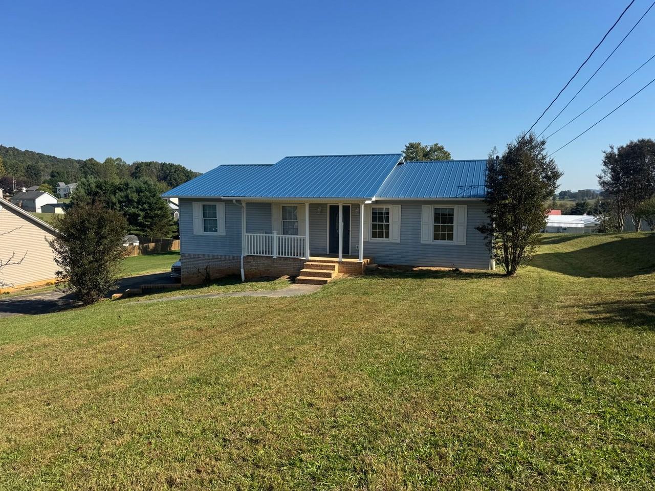 144 Austin Dr - Photo 2 of 18