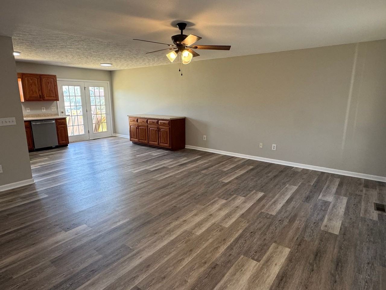 144 Austin Dr - Photo 3 of 18
