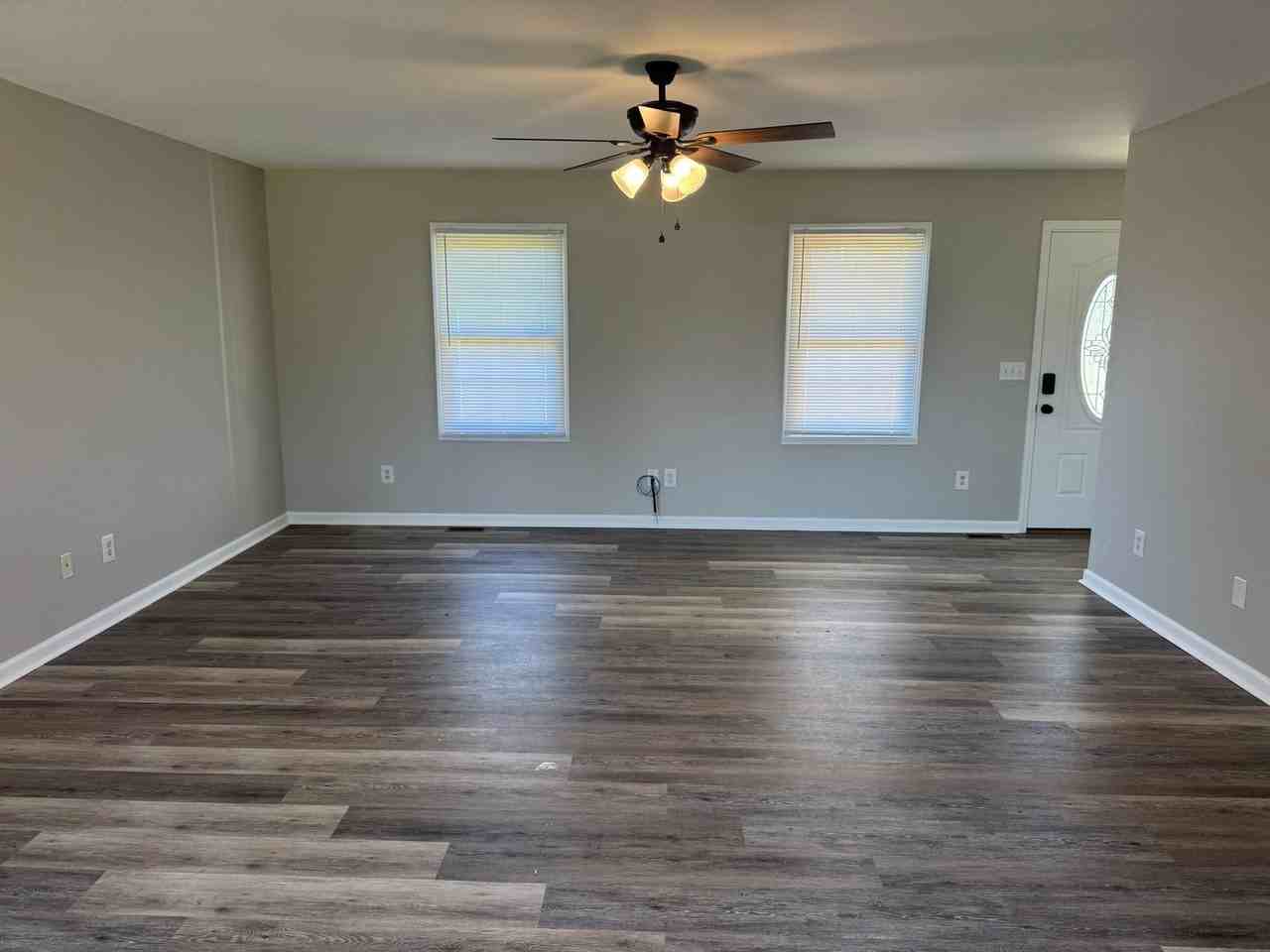 144 Austin Dr - Photo 4 of 18