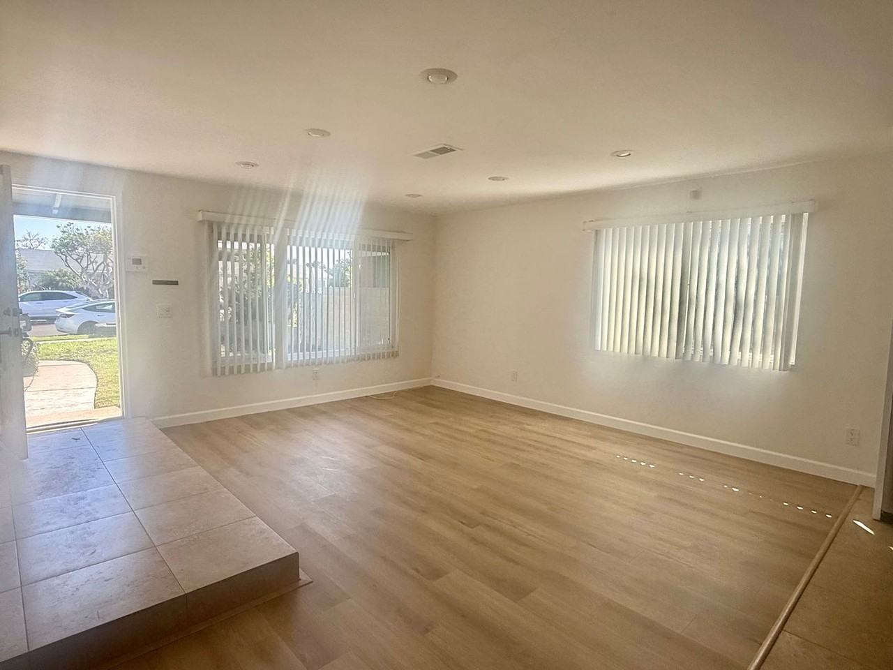 23725 Hynford Pl - Photo 2 of 11