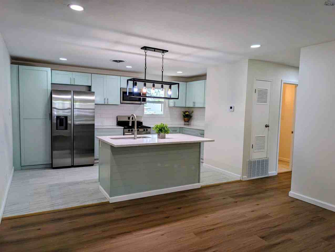 409 Peach St - Photo 6 of 36