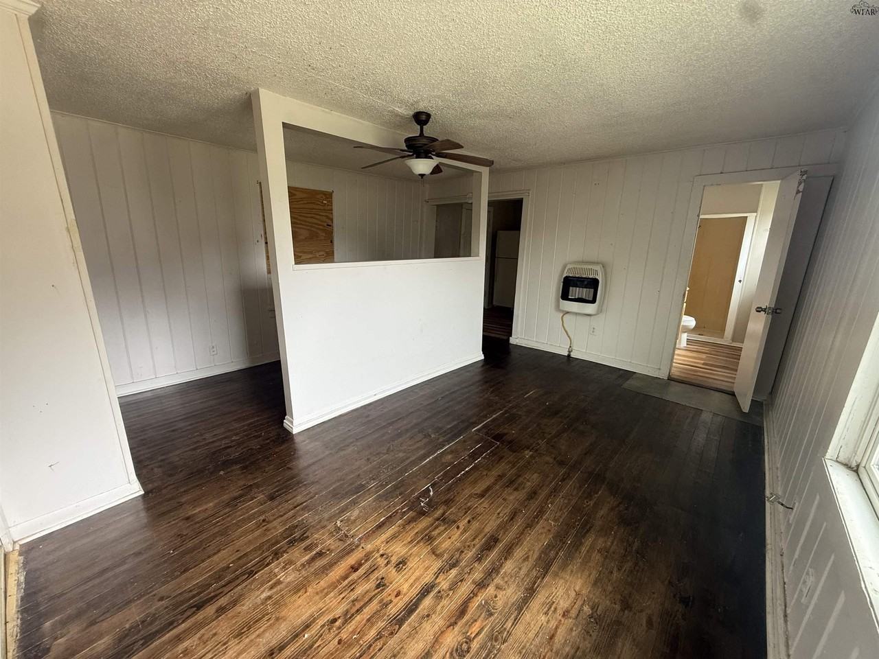 2115 Tilden St - Photo 2 of 6
