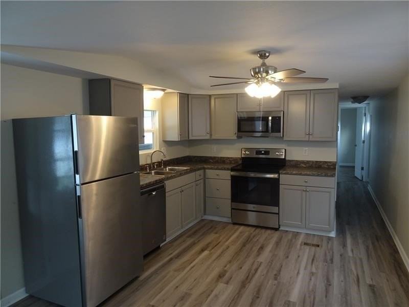 1530 Parr St - Photo 3 of 14