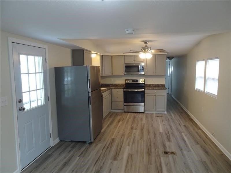 1530 Parr St - Photo 5 of 14