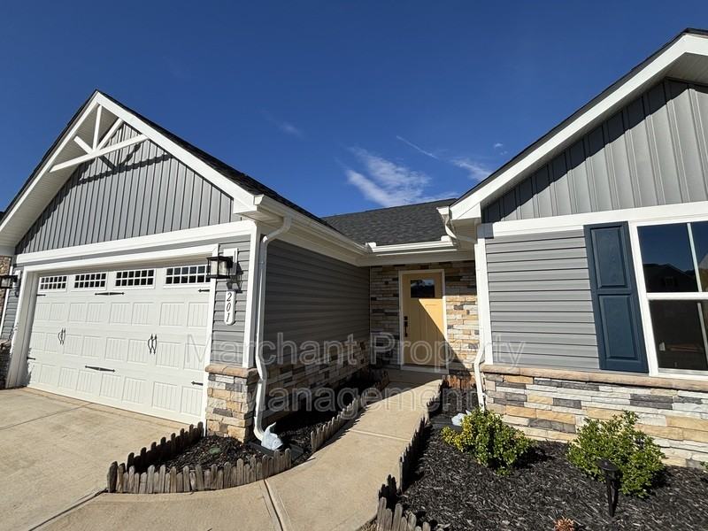 201 Baylor Dr - Photo 3 of 3