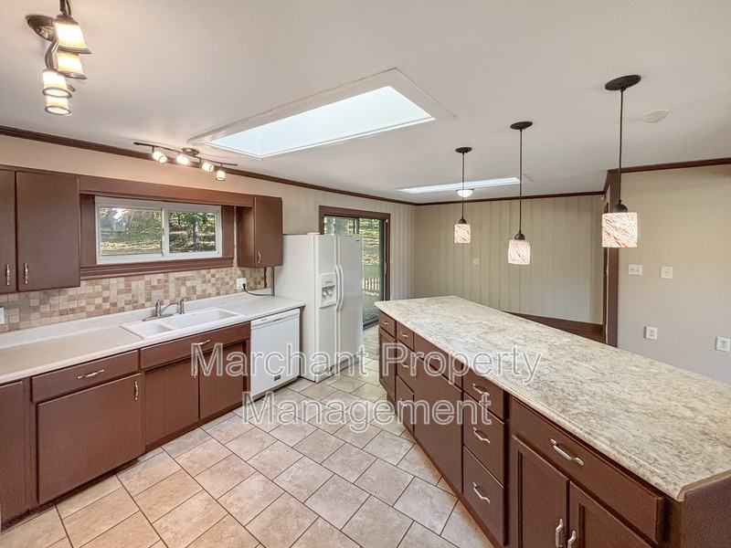 20 Penrose Ave - Photo 6 of 13