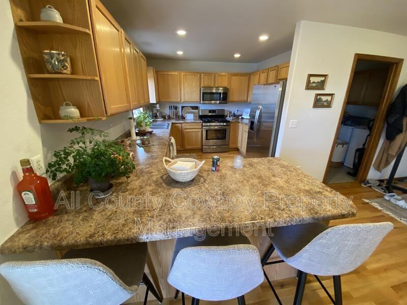 5605 Lawrence Ln - Photo 3 of 13