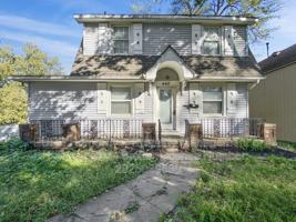 featured image of 447 N Topping Ave