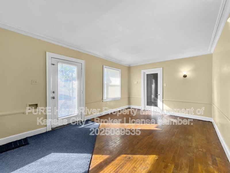 447 N Topping Ave - Photo 3 of 21