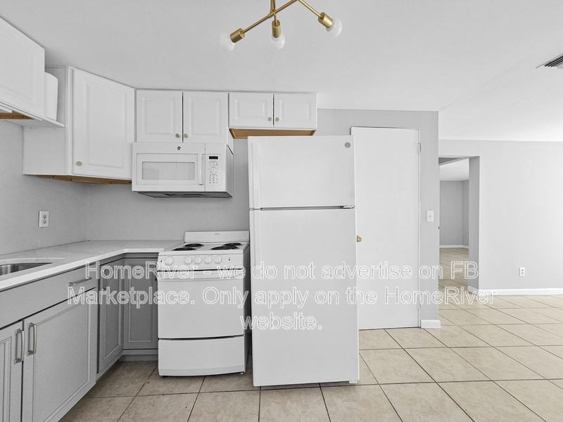 1862 7th St - Photo 6 of 21