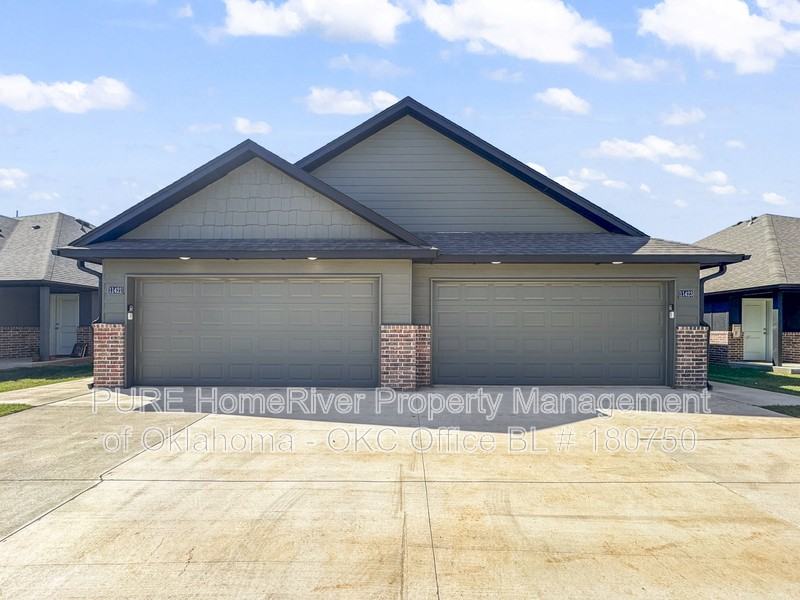 11423 University Dr - Photo 5 of 18