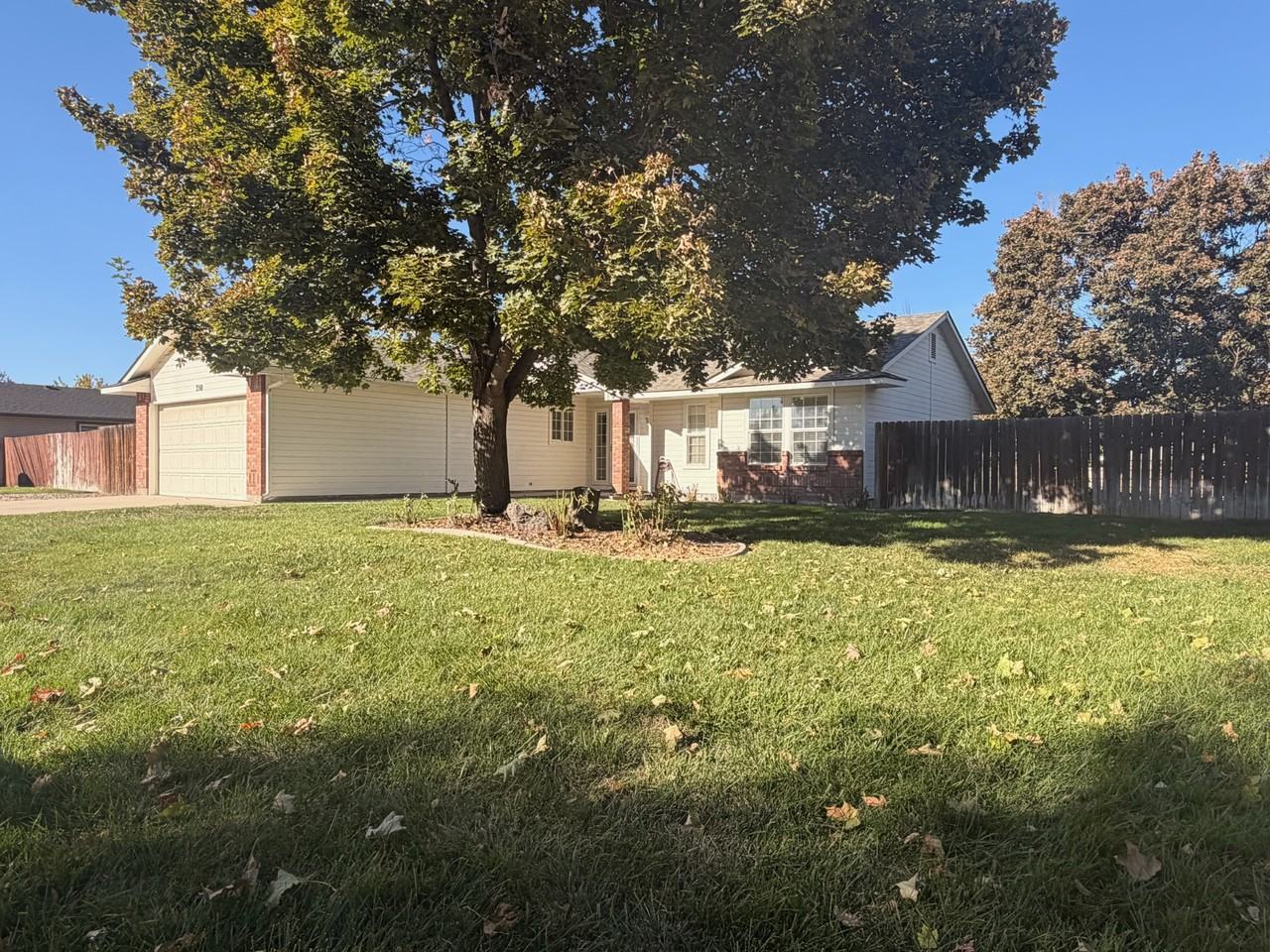 350 W Creekview Dr - Photo 4 of 46