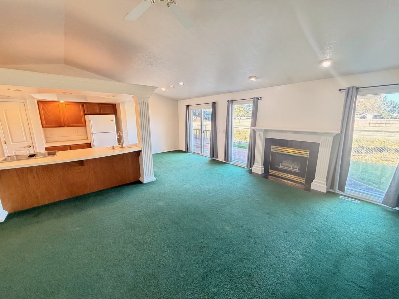 350 W Creekview Dr - Photo 6 of 46
