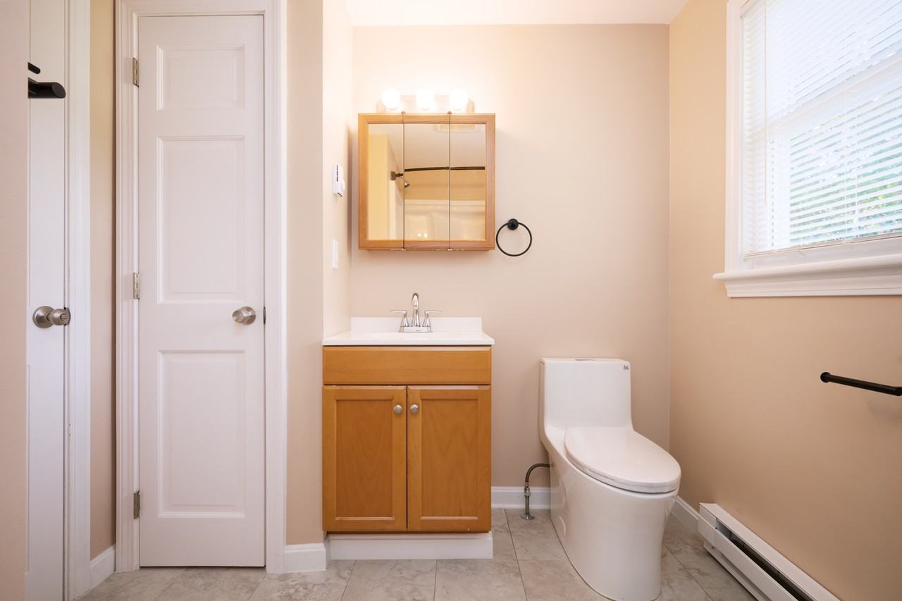 138 Brady Ave - Photo 4 of 30