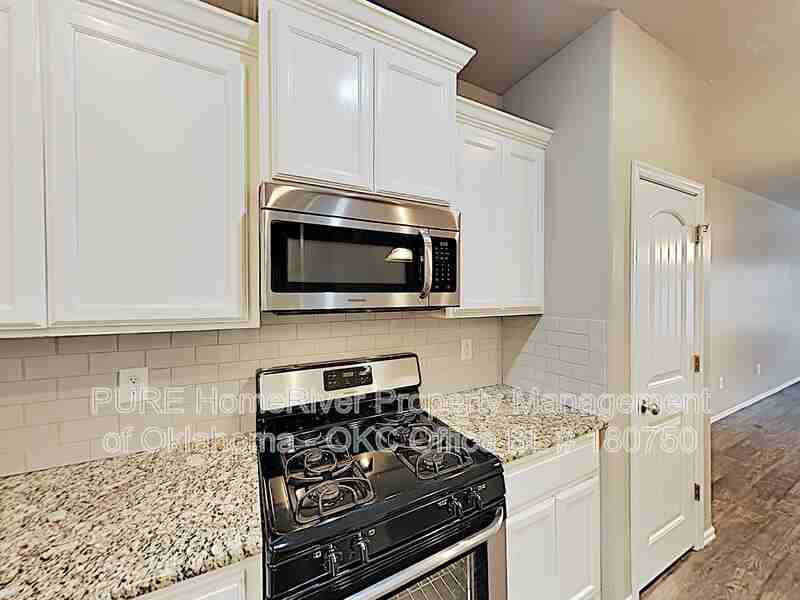 11210 Coachmans Rd - Photo 3 of 18