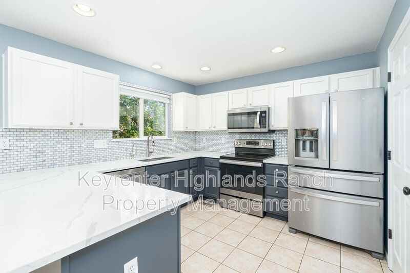 10356 Ravenswood Ln - Photo 3 of 18