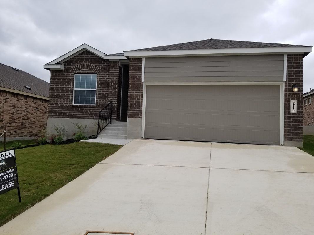 213 Hanover Pl - Photo 2 of 19