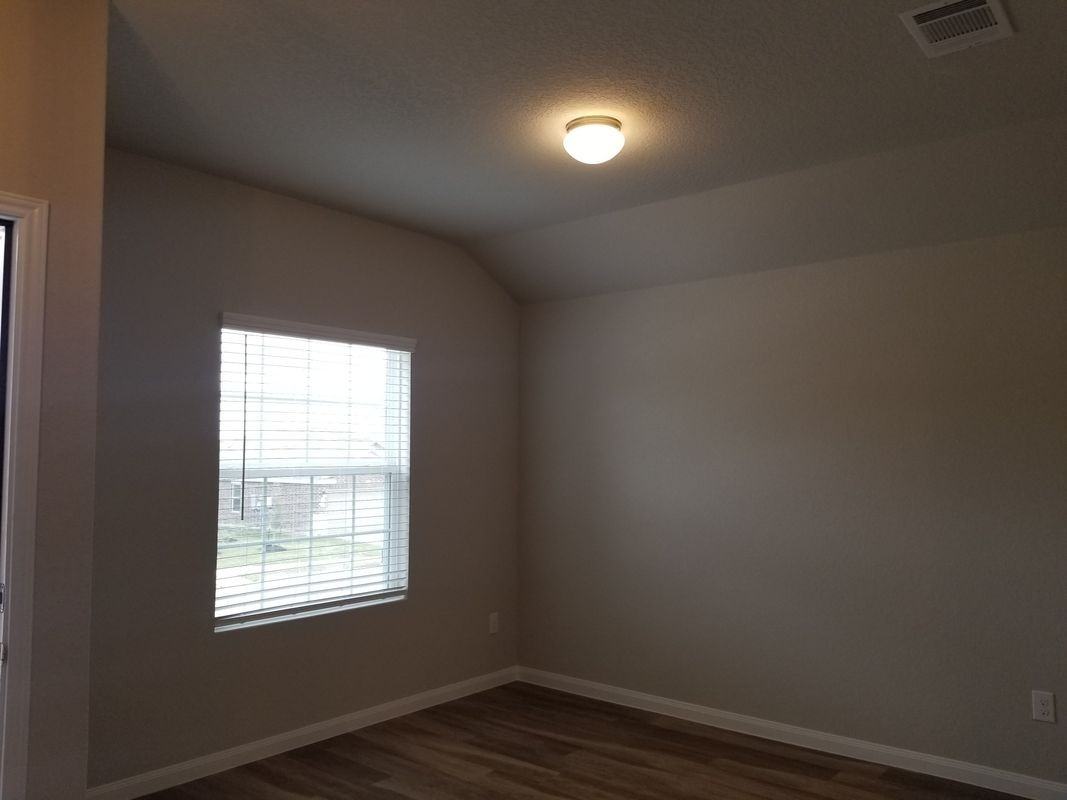 213 Hanover Pl - Photo 4 of 19
