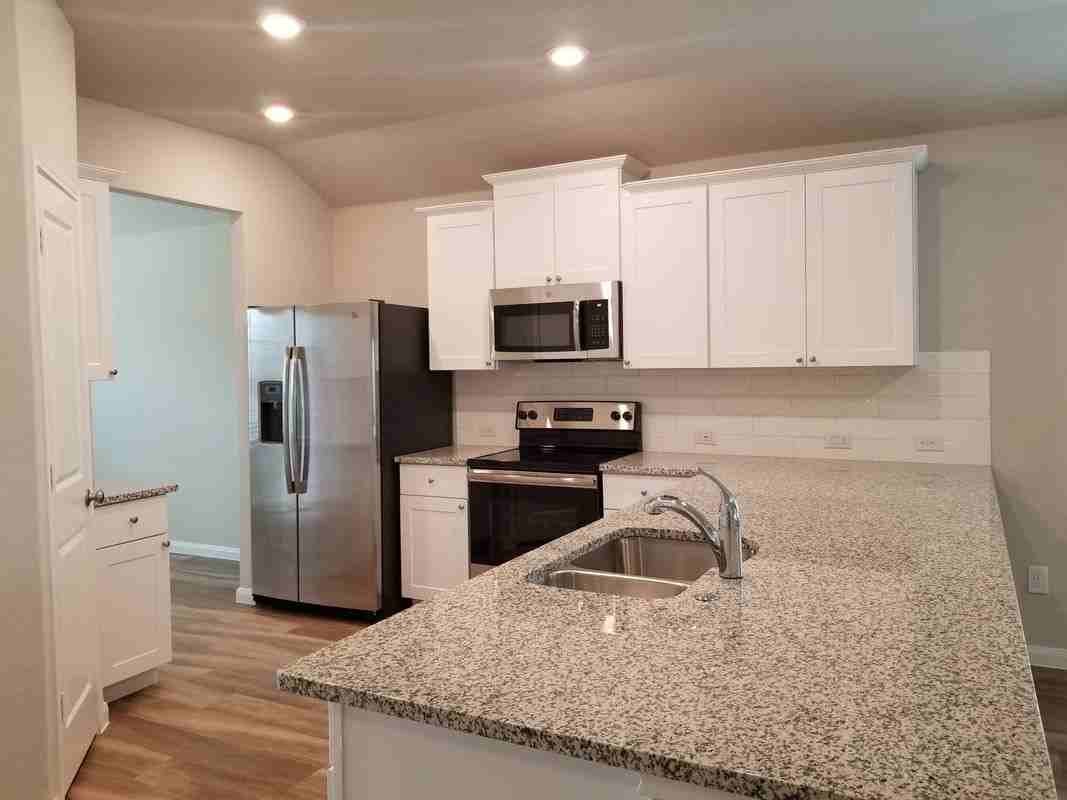 213 Hanover Pl - Photo 6 of 19