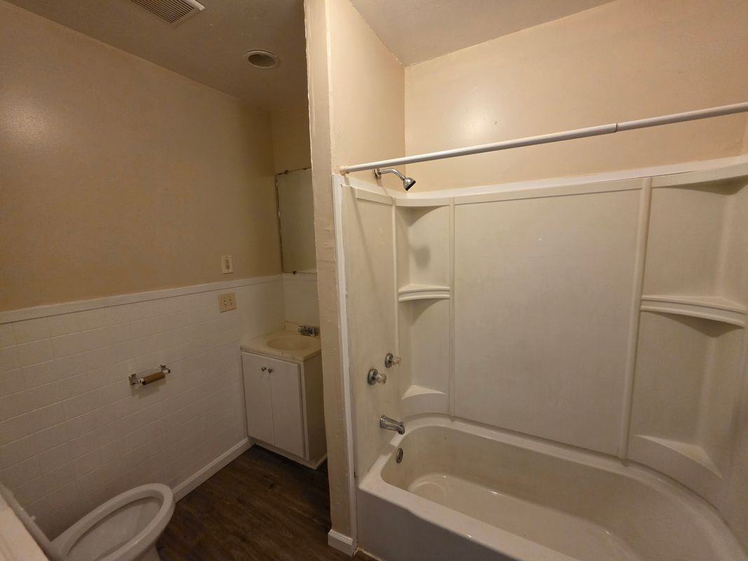 110 Babcock St - Photo 2 of 3