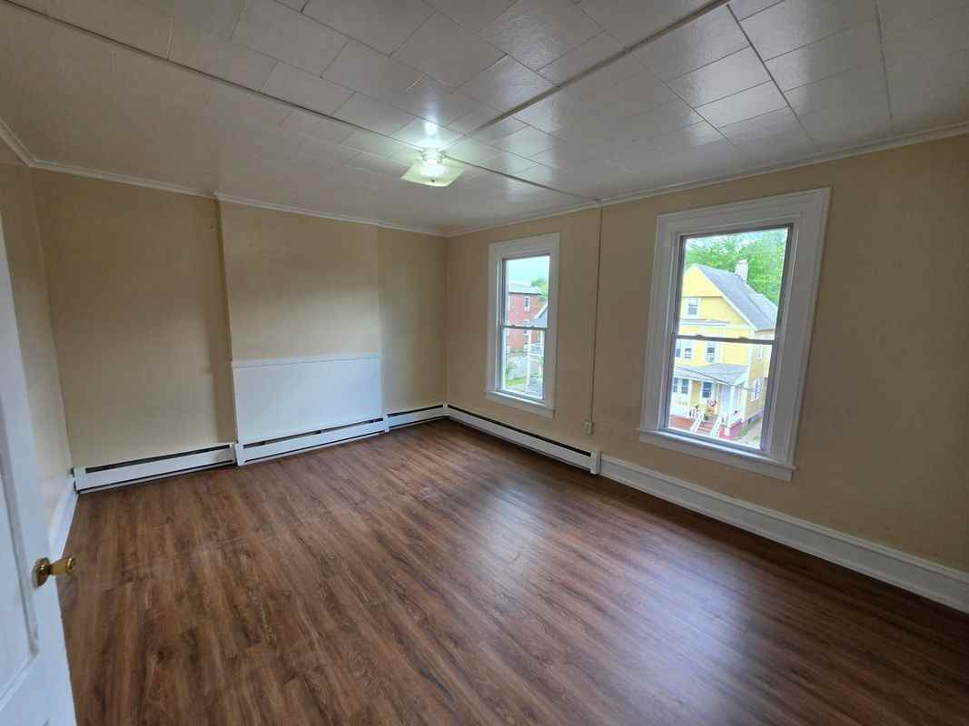 110 Babcock St - Photo 3 of 3