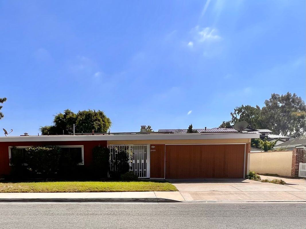 20452 Sw Cypress St - Photo 2 of 3