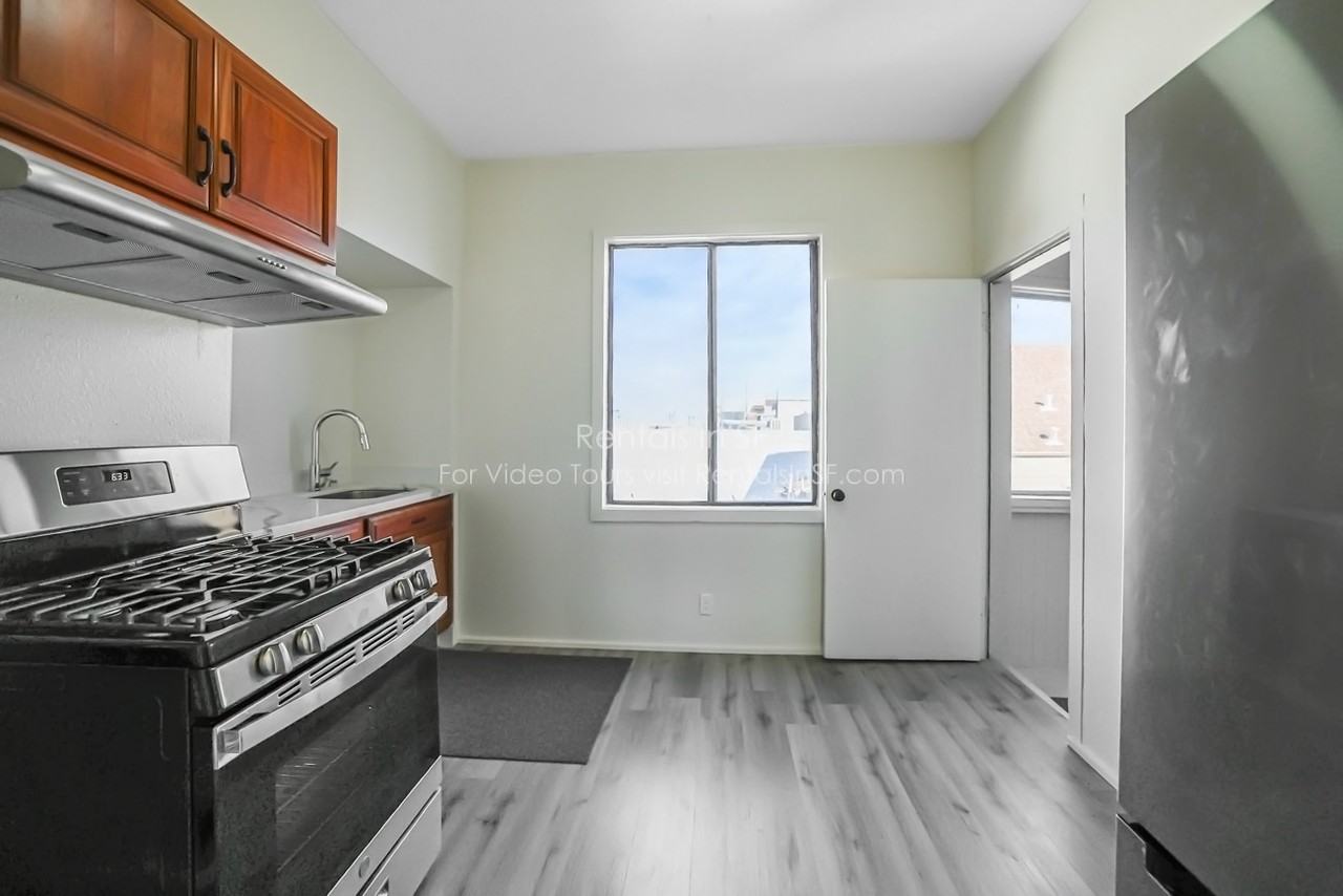 290 8th Ave - Photo 2 of 16