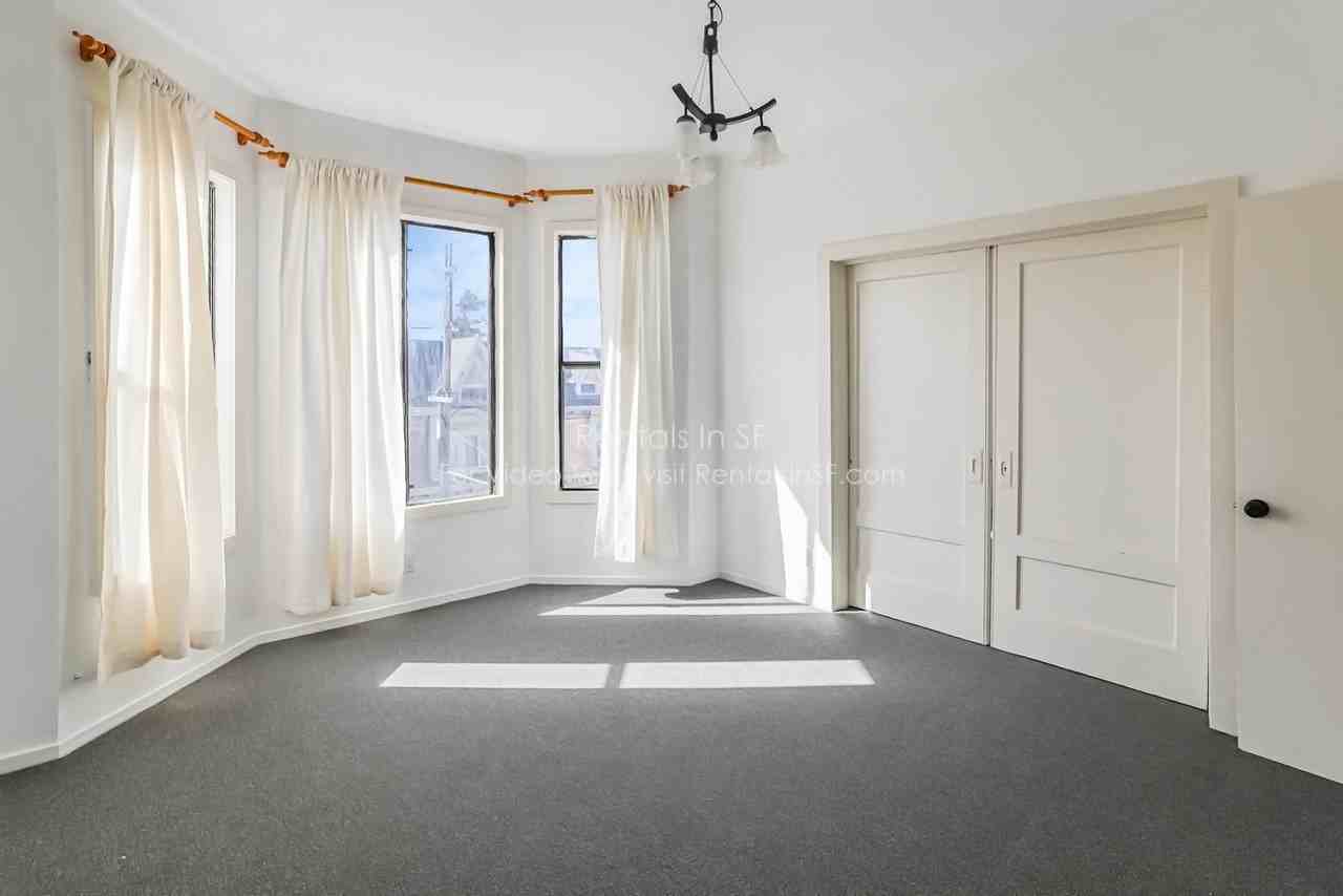 290 8th Ave - Photo 6 of 16