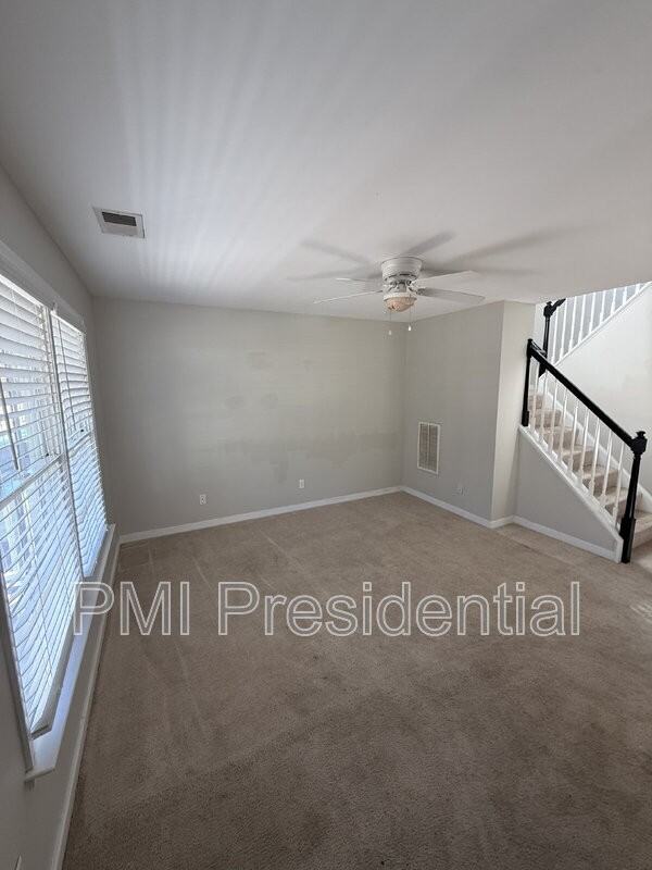 115 E 14th St - Photo 3 of 17